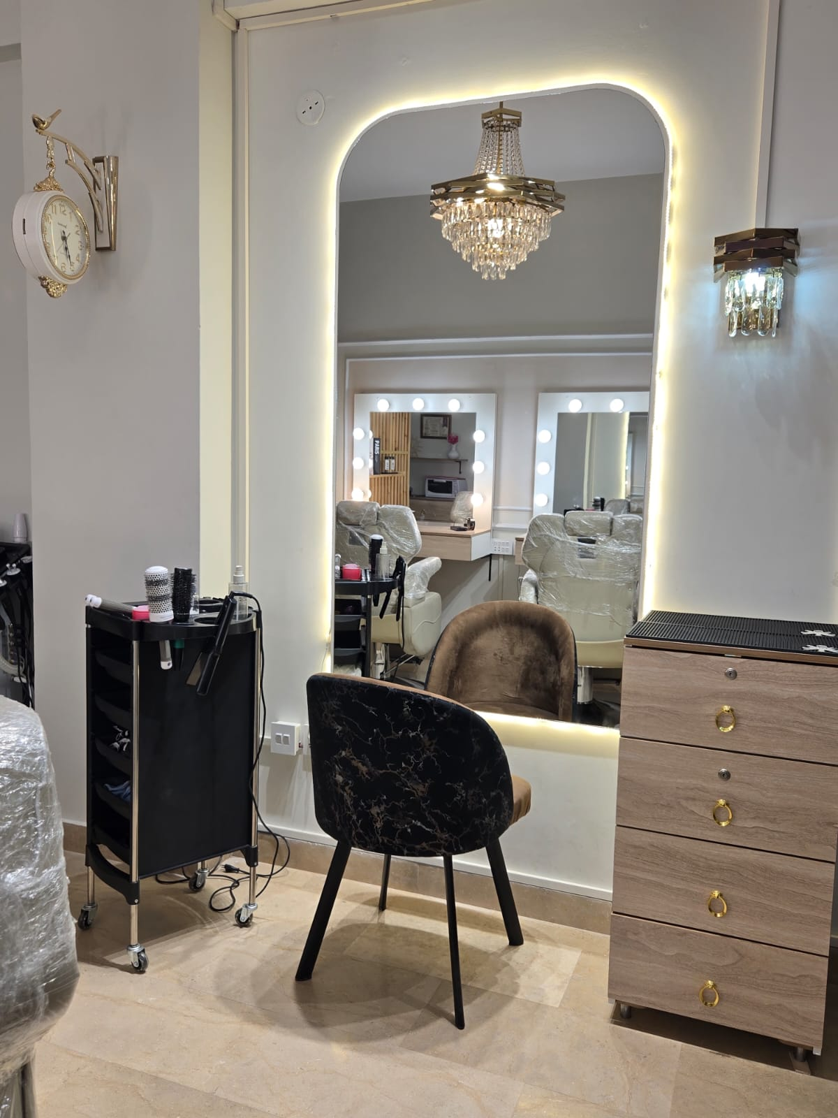 Beauty Bar by Zainab Khan